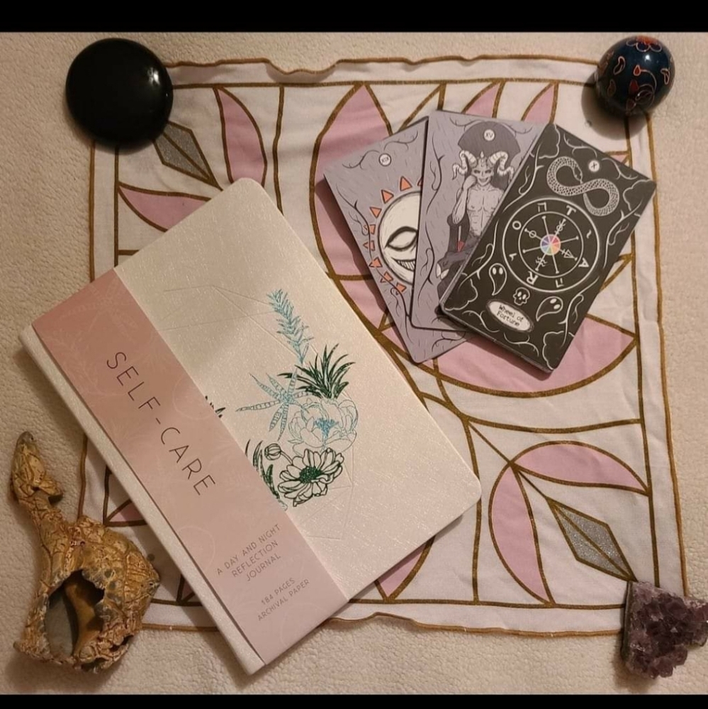 Journal & Creepy Kawaii Tarot
